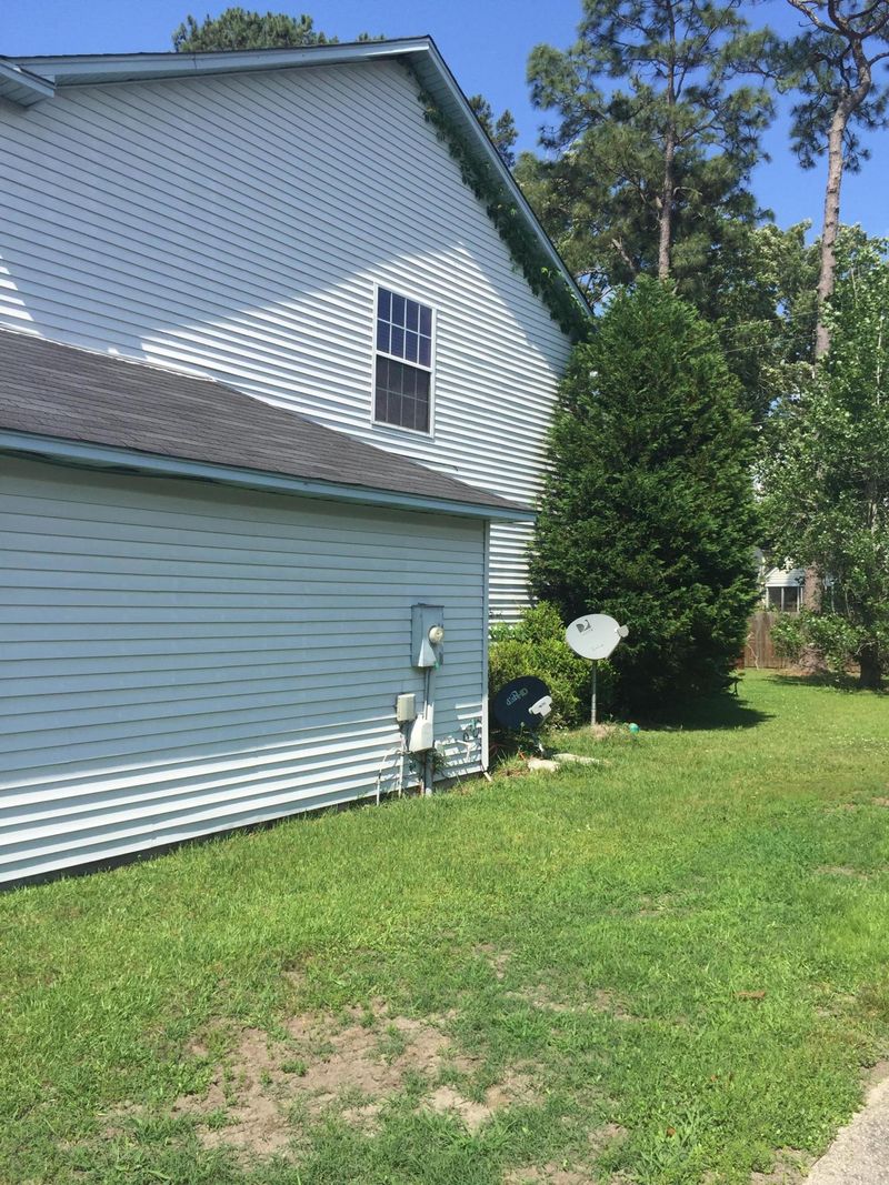 8556 Roanoke Dr, North Charleston, SC 29406