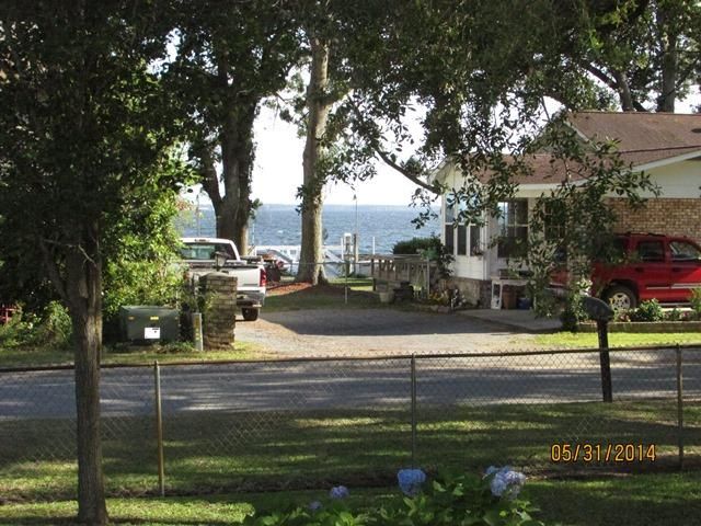 703 Hildebrand Dr, Bonneau, SC 29431