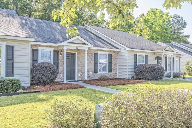 234 Reagan Dr, Summerville, SC 29483