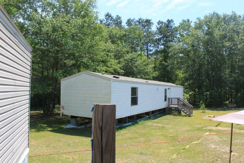 108 Charlescamie Ln, Saint Stephen, SC 29479