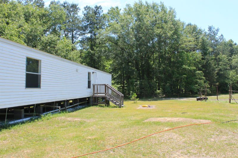 108 Charlescamie Ln, Saint Stephen, SC 29479