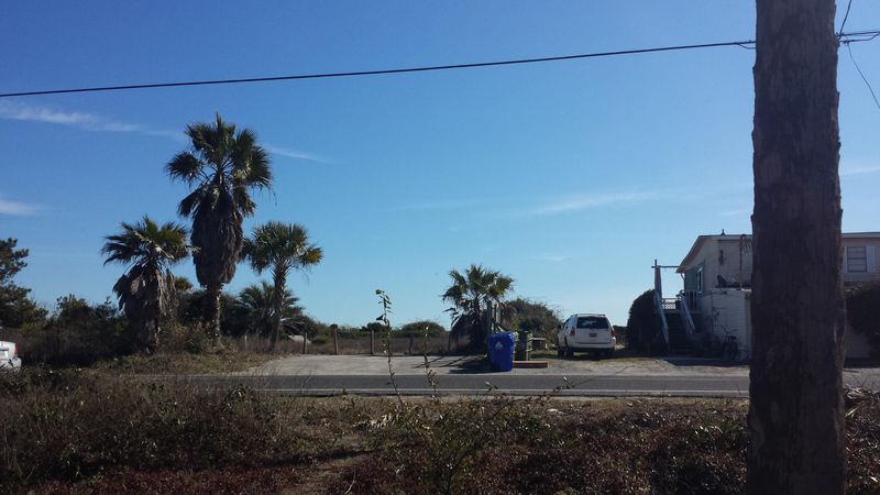 814 E Arctic Ave, Folly Beach, SC 29439