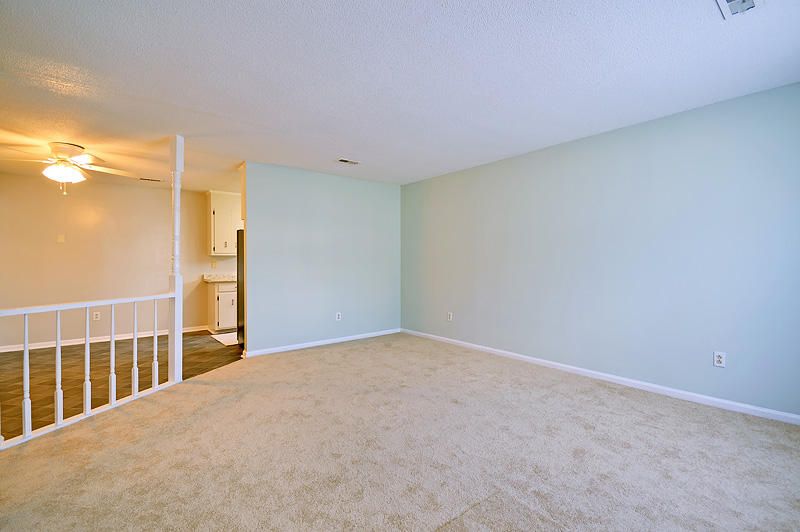 910 Miles Rd, Summerville, SC 29485