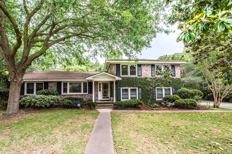 34 Saint Augustine Dr, Charleston, SC 29407