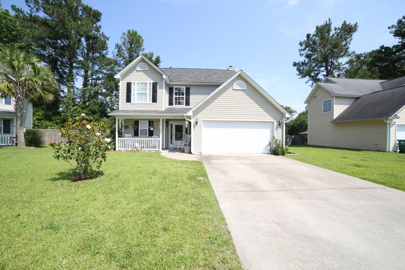 107 Queen Mary Ct, Summerville, SC 29485