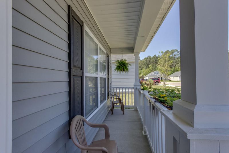 366 Briarbend Rd, Goose Creek, SC 29445