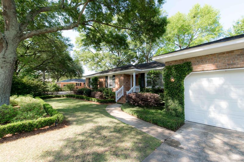 1325 Ashley Hall Rd, Charleston, SC 29407