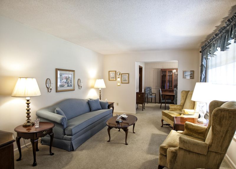 906 Melrose Dr, Charleston, SC 29414