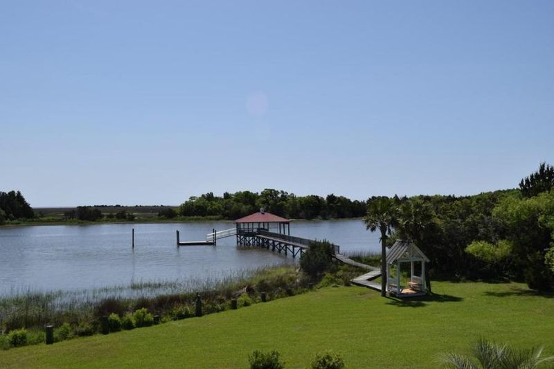 7861 Doar Rd, Awendaw, SC 29429