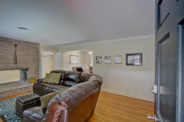 1327 Saint Clair Dr, Charleston, SC 29407