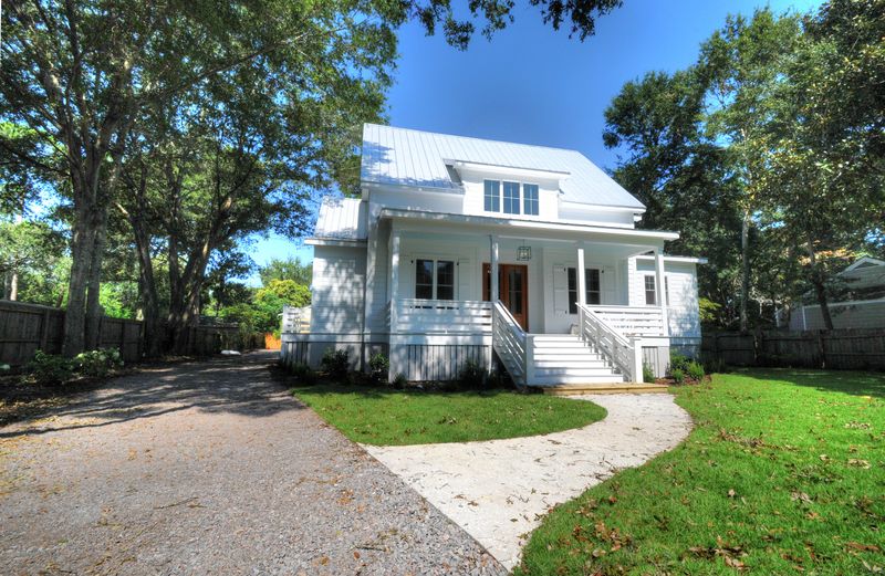 668 Bank St, Mount Pleasant, SC 29464