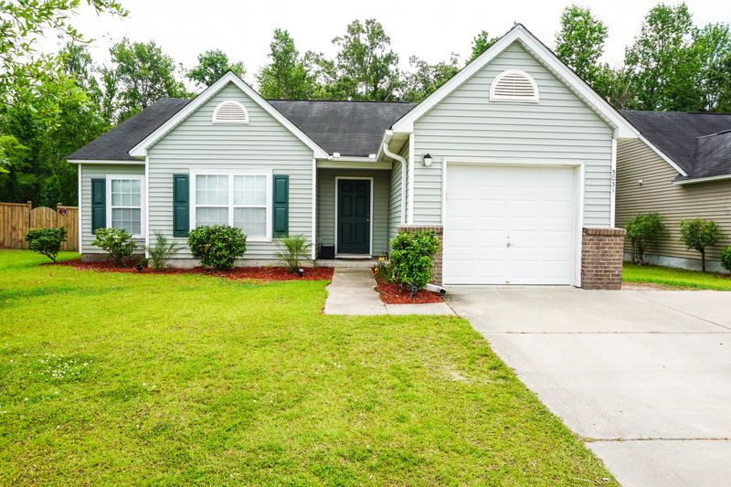 5031 Thornton, Summerville, SC 29485