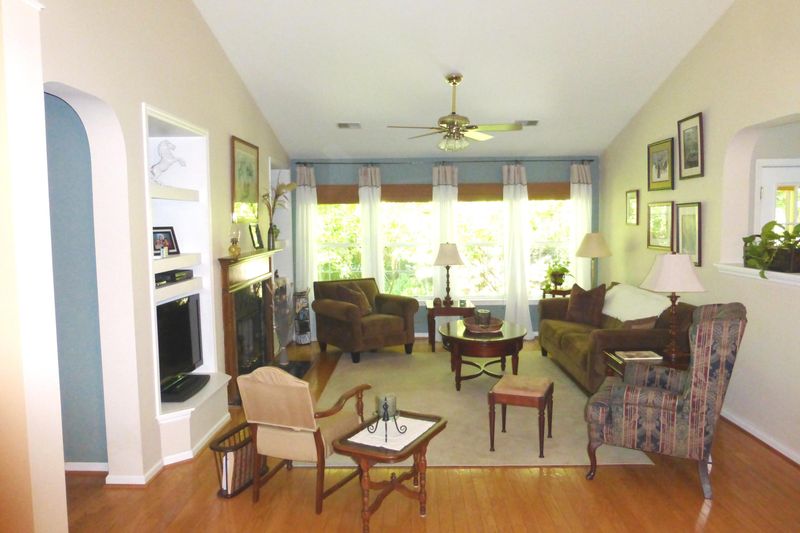 805 Long Drive Rd, Summerville, SC 29485