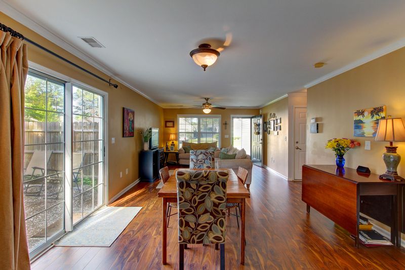 1372 Water Edge Dr, Charleston, SC 29492