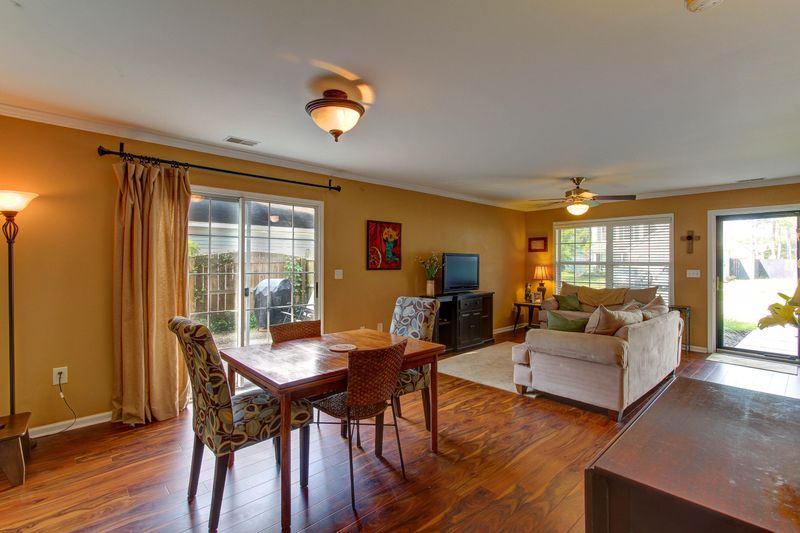 1372 Water Edge Dr, Charleston, SC 29492