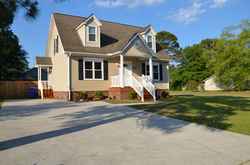 9857 Levenshall Dr, Ladson, SC 29456