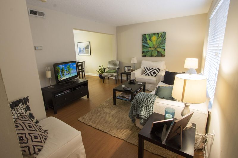 415 Parkdale Dr #15-B, Charleston, SC 29414