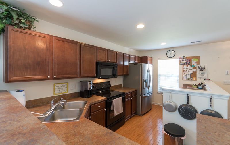 200 Poplar Grove Pl, Summerville, SC 29483
