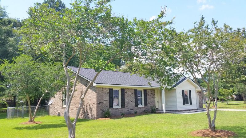 1317 Hampton Dr, Summerville, SC 29483