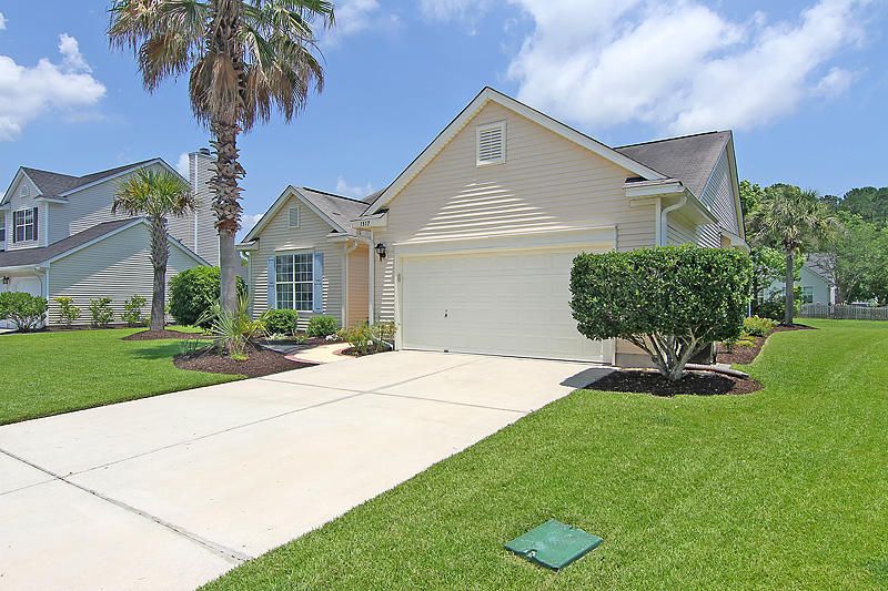 1512 Clarendon Way, Mount Pleasant, SC 29466