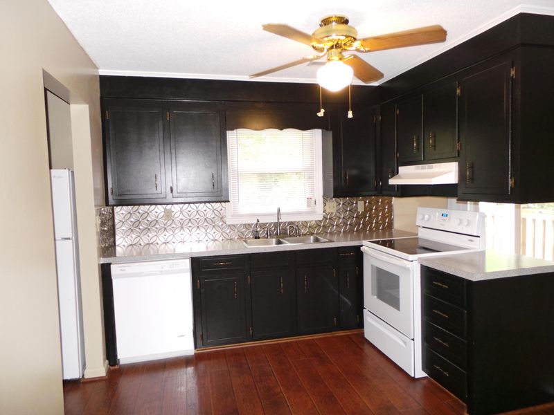 919 Longstreet St, Summerville, SC 29486