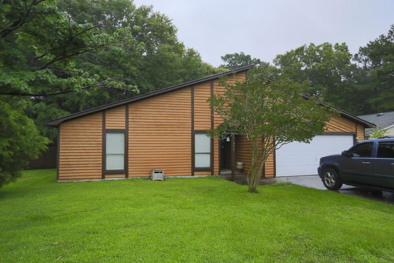 316 Canaberry Cir, Summerville, SC 29483