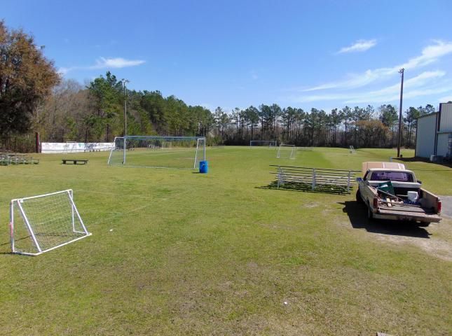 1521 Cedar Ave, Moncks Corner, SC 29461