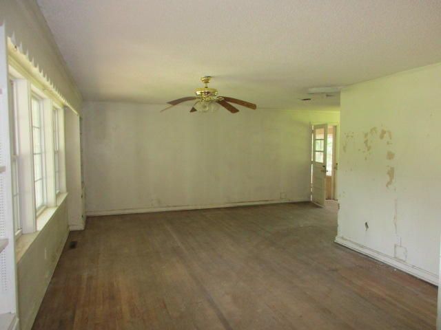 4006 Byrnes Dr, Saint Stephen, SC 29479