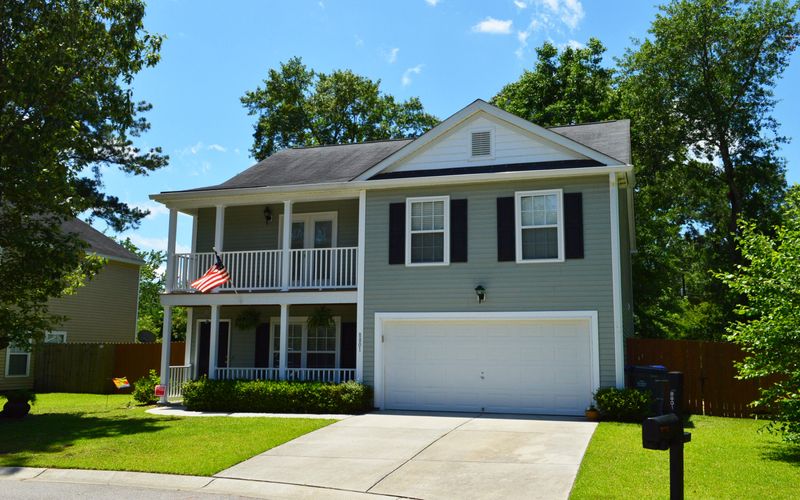 8801 Red Oak Dr, North Charleston, SC 29406