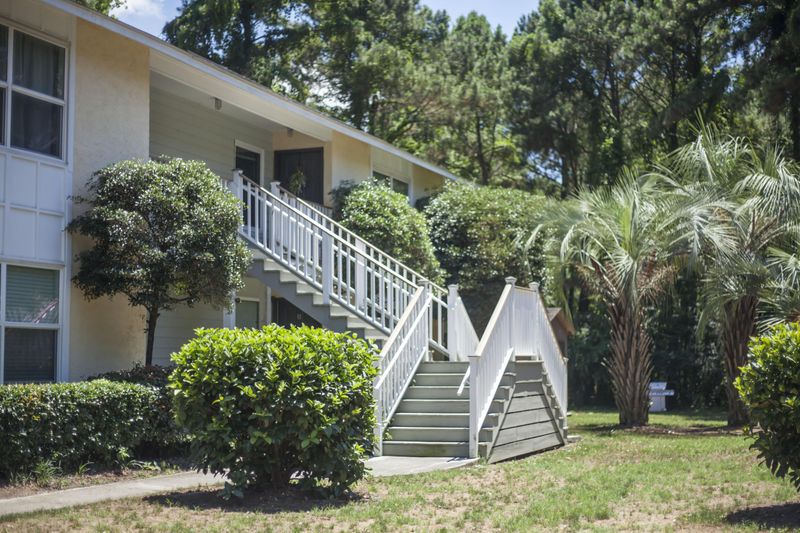 341 W Coleman Blvd #A, Mount Pleasant, SC 29464