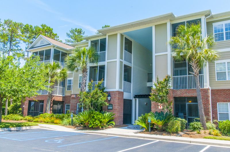1009 Basildon Rd, Mount Pleasant, SC 29466