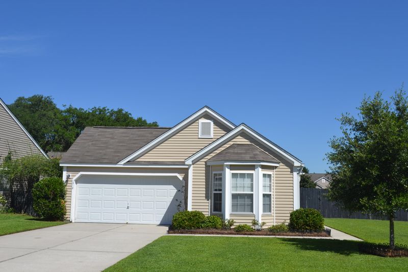 1210 Wando Shores Dr, Charleston, SC 29492