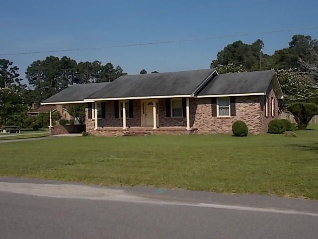 102 Dorchester Ln, Saint George, SC 29477