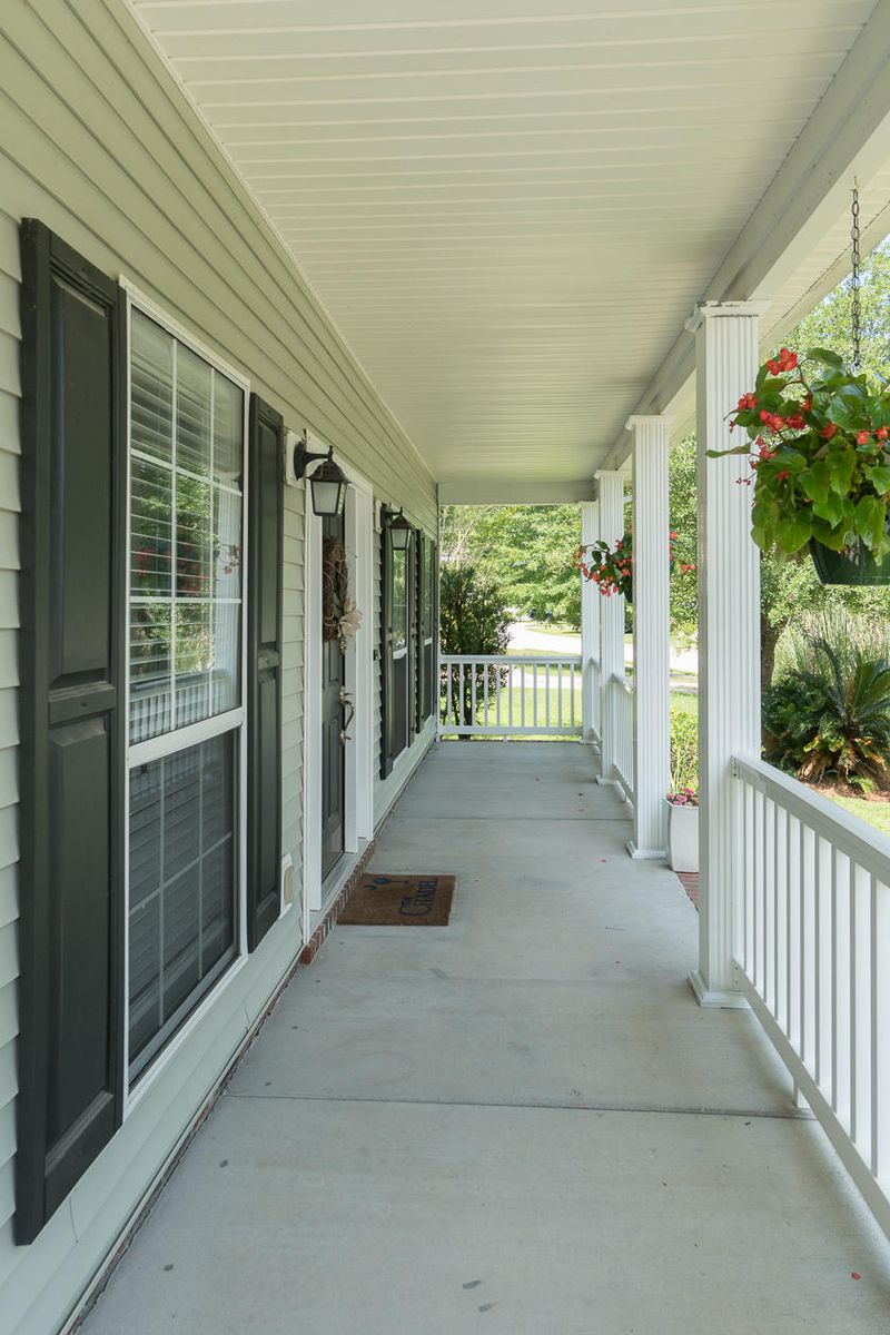 1040 Albatross Ln, Mount Pleasant, SC 29466