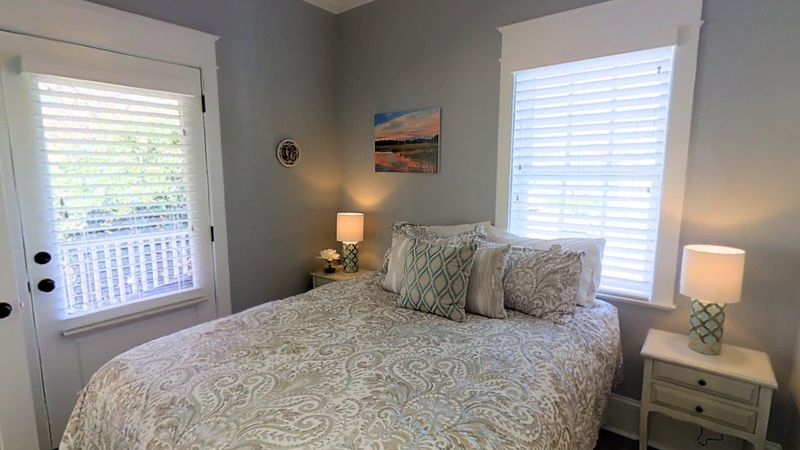 42 Vanderhorst #C, Charleston, SC 29403
