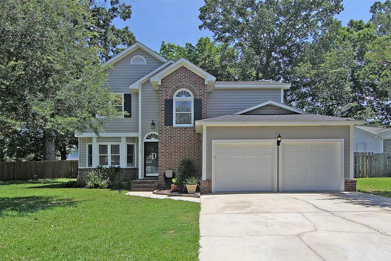 1704 W Sandcroft Dr, Charleston, SC 29407