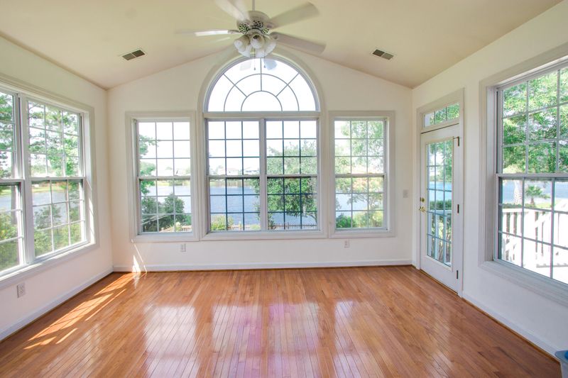 1556 Oakhurst Dr, Mount Pleasant, SC 29466