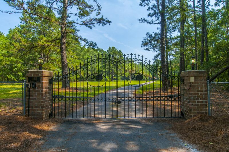 1128 Michelle Ln, Johns Island, SC 29455