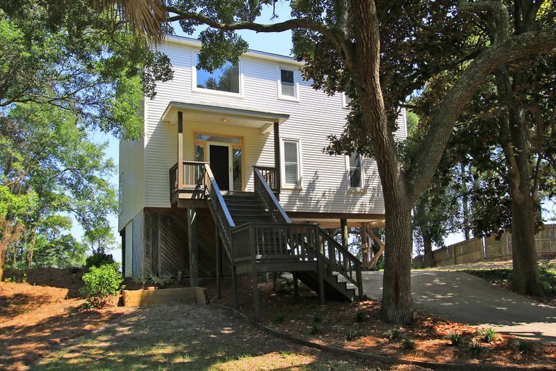 212 E Huron Ave, Folly Beach, SC 29439