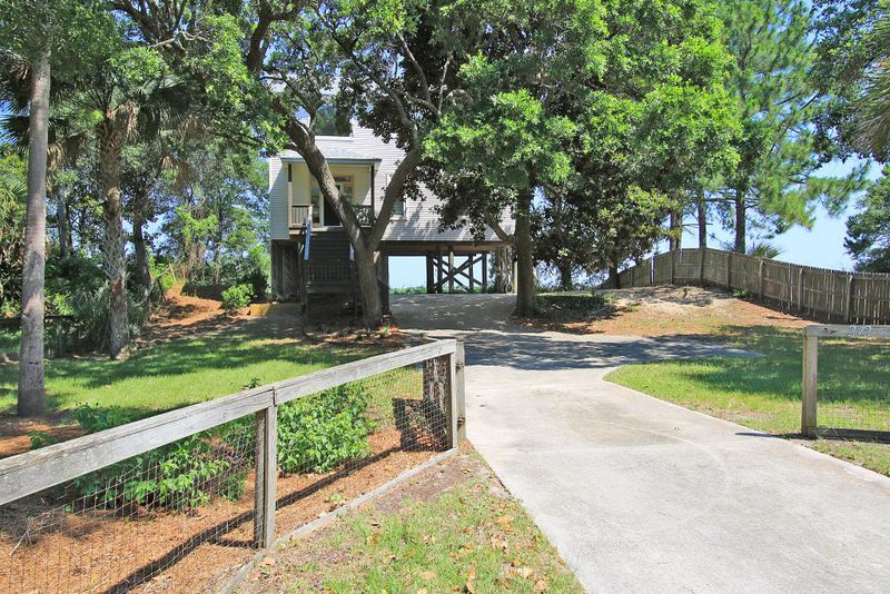 212 E Huron Ave, Folly Beach, SC 29439