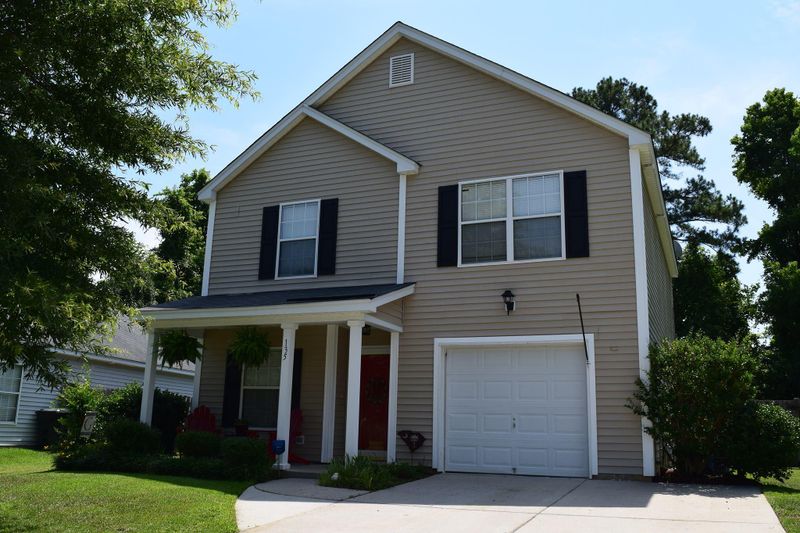 135 Hammerbeck Rd, Summerville, SC 29483