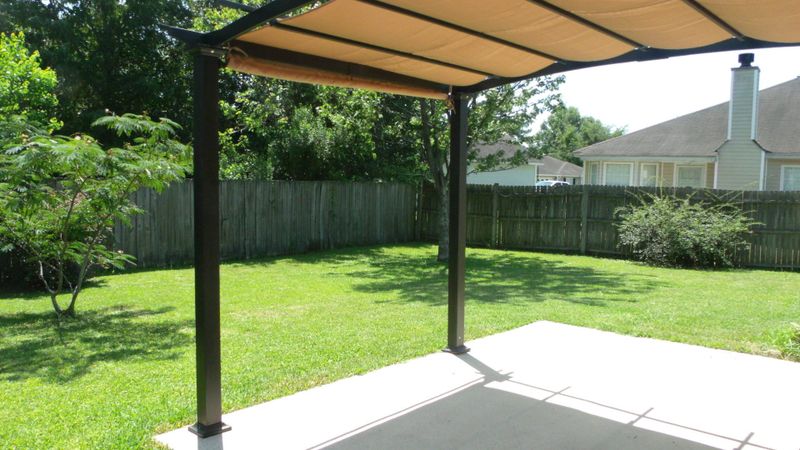 1304 Raptor Dr, Hanahan, SC 29410
