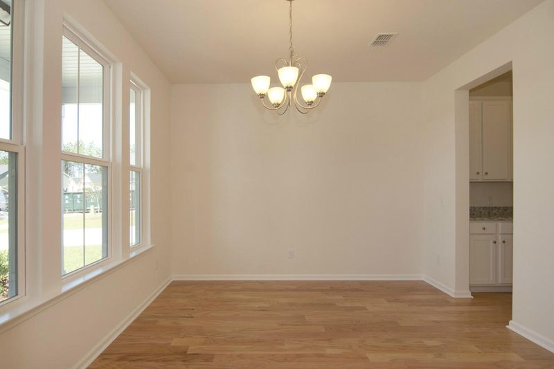 208 Buttercup Ln, Summerville, SC 29486