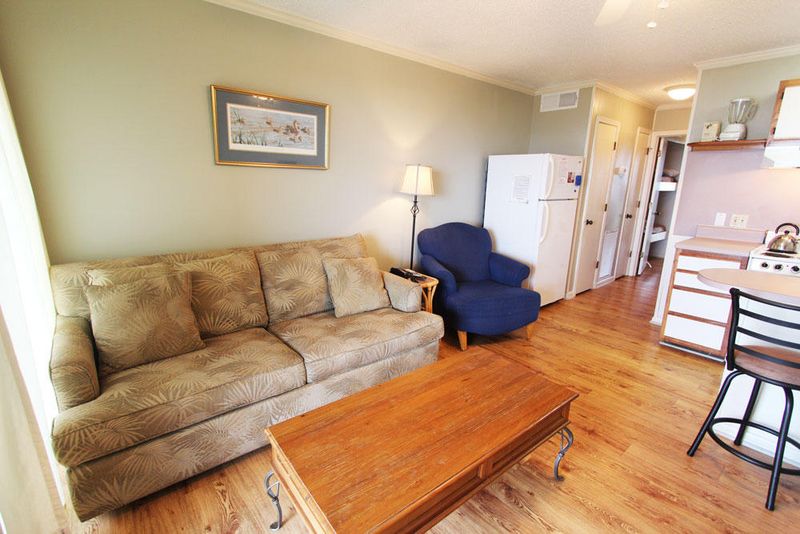 1300 Ocean Blvd #325, Isle Of Palms, SC 29451