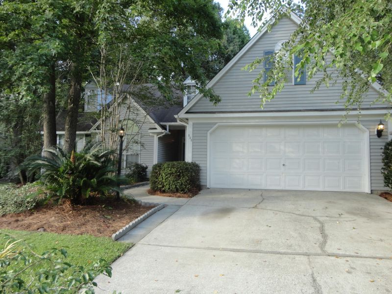 222 Candleberry Cir, Goose Creek, SC 29445