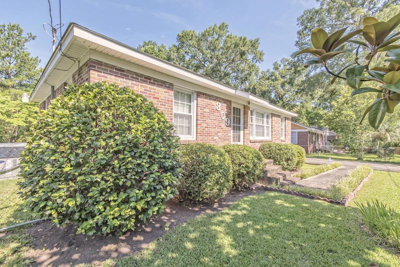 309 Adeline Dr, Goose Creek, SC 29445