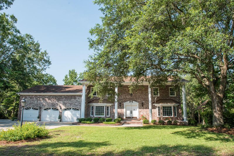 1072 Dominion Dr, Hanahan, SC 29410