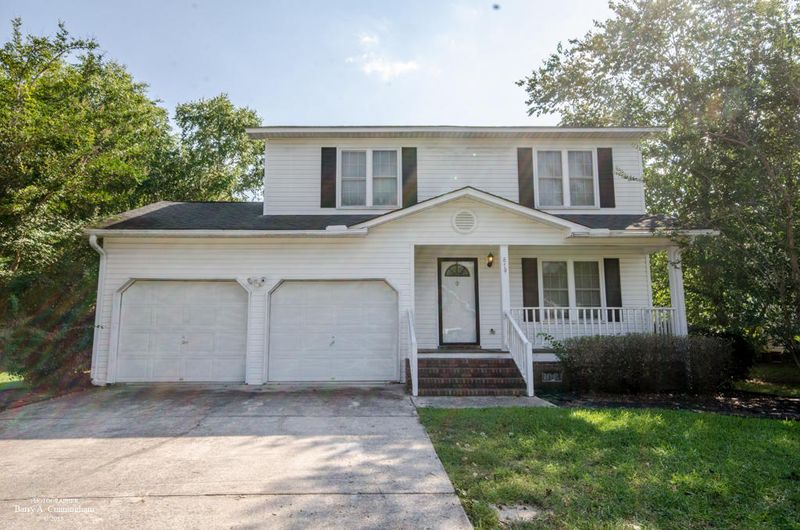 879 Trent St, Charleston, SC 29414