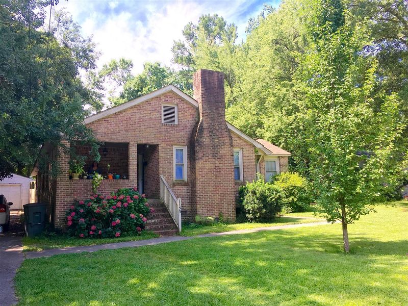 1153 Berkeley St, Hanahan, SC 29410
