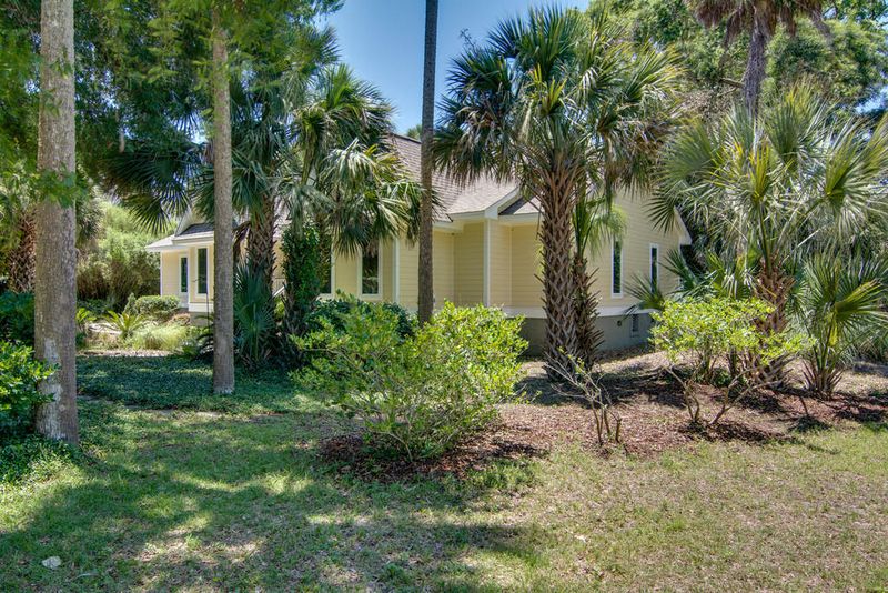 31 Fairway Oaks Ln, Isle Of Palms, SC 29451